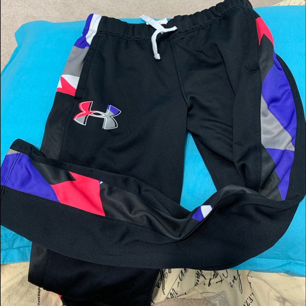 UA Girls Coldgear Fleece pants with pockets.